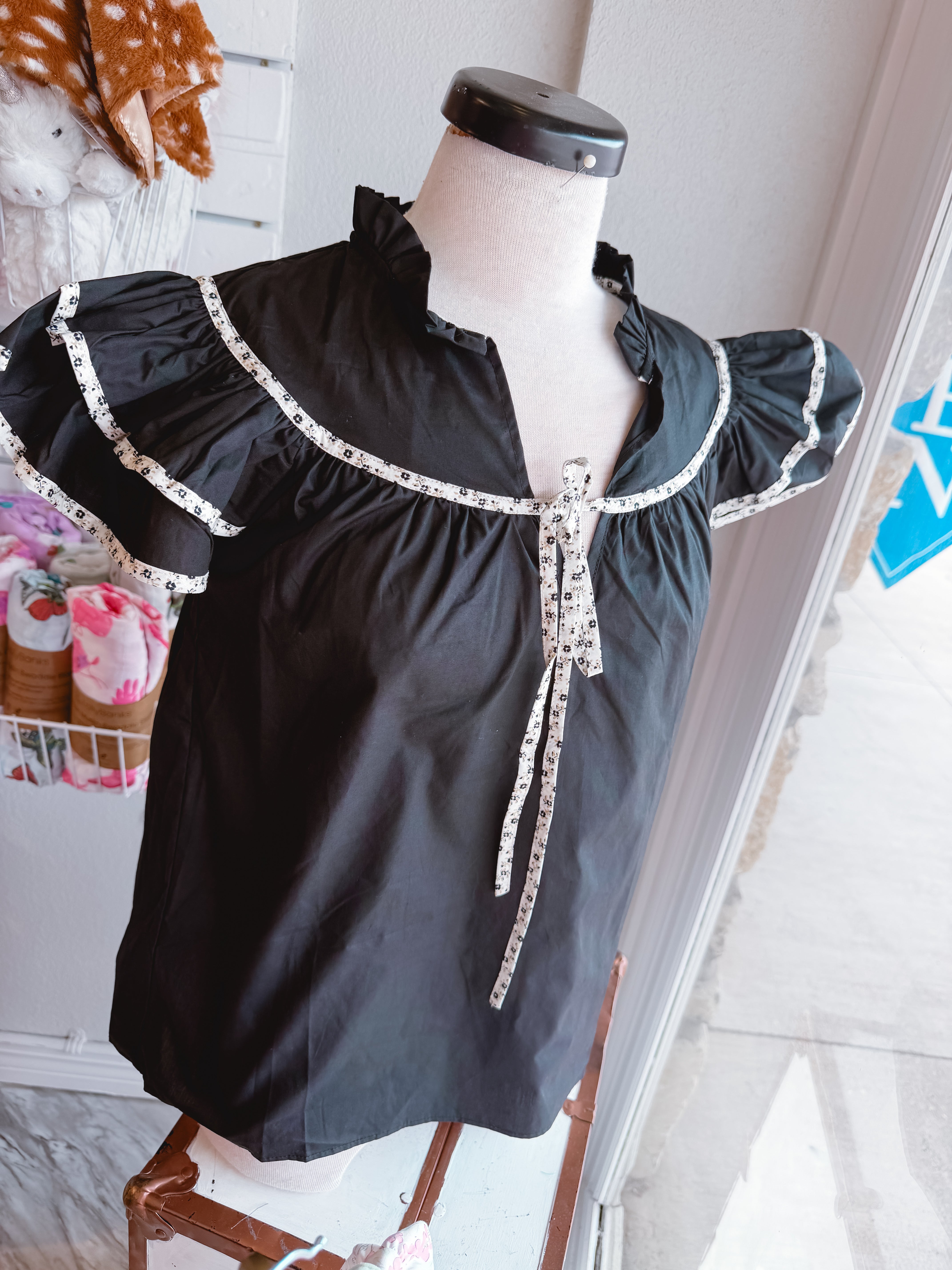 Happy Day Black Ruffle Top – Daisy Village