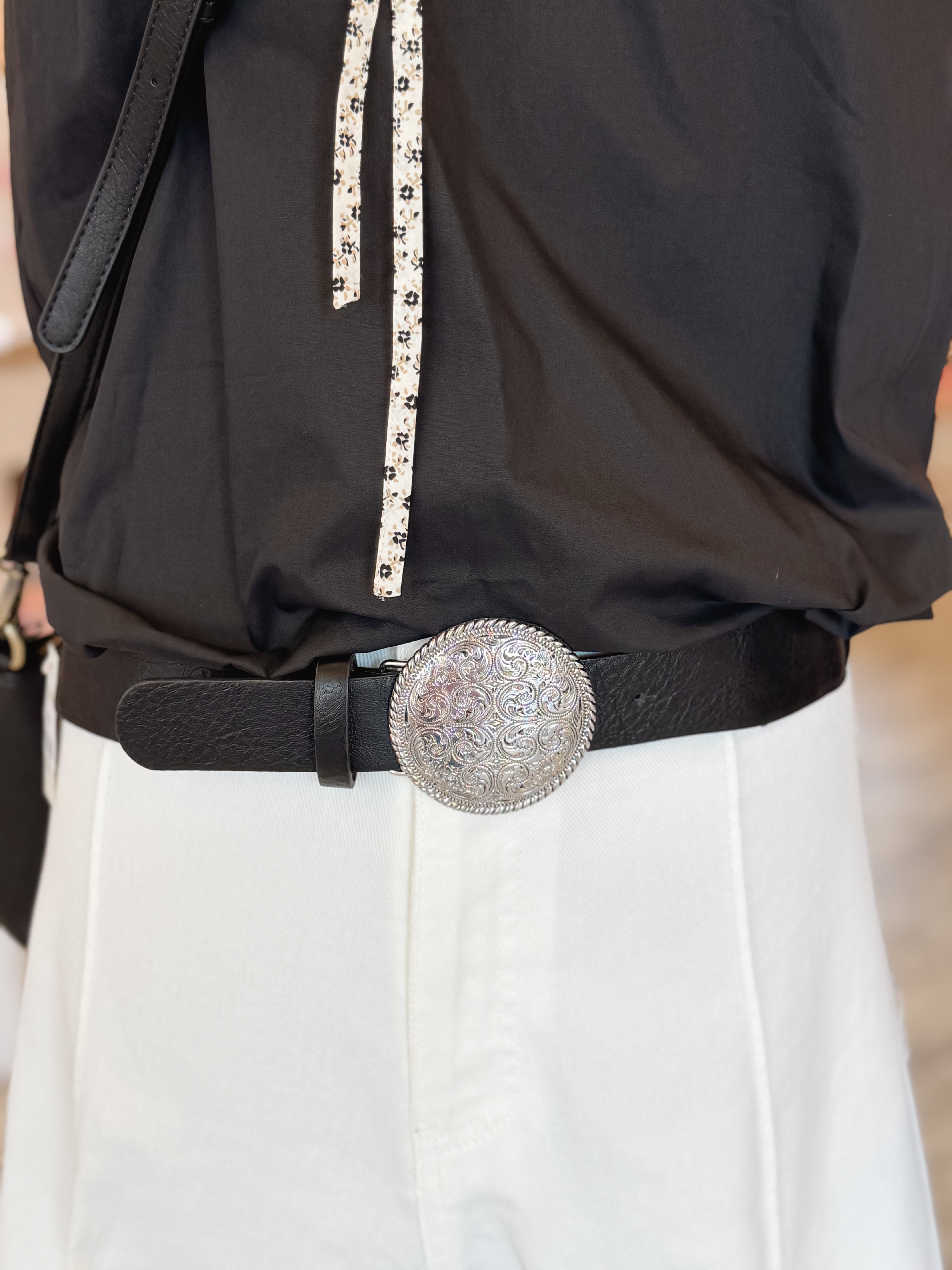 Silver Embossed Concho Elastic Belt – Daisy Village display picture 3