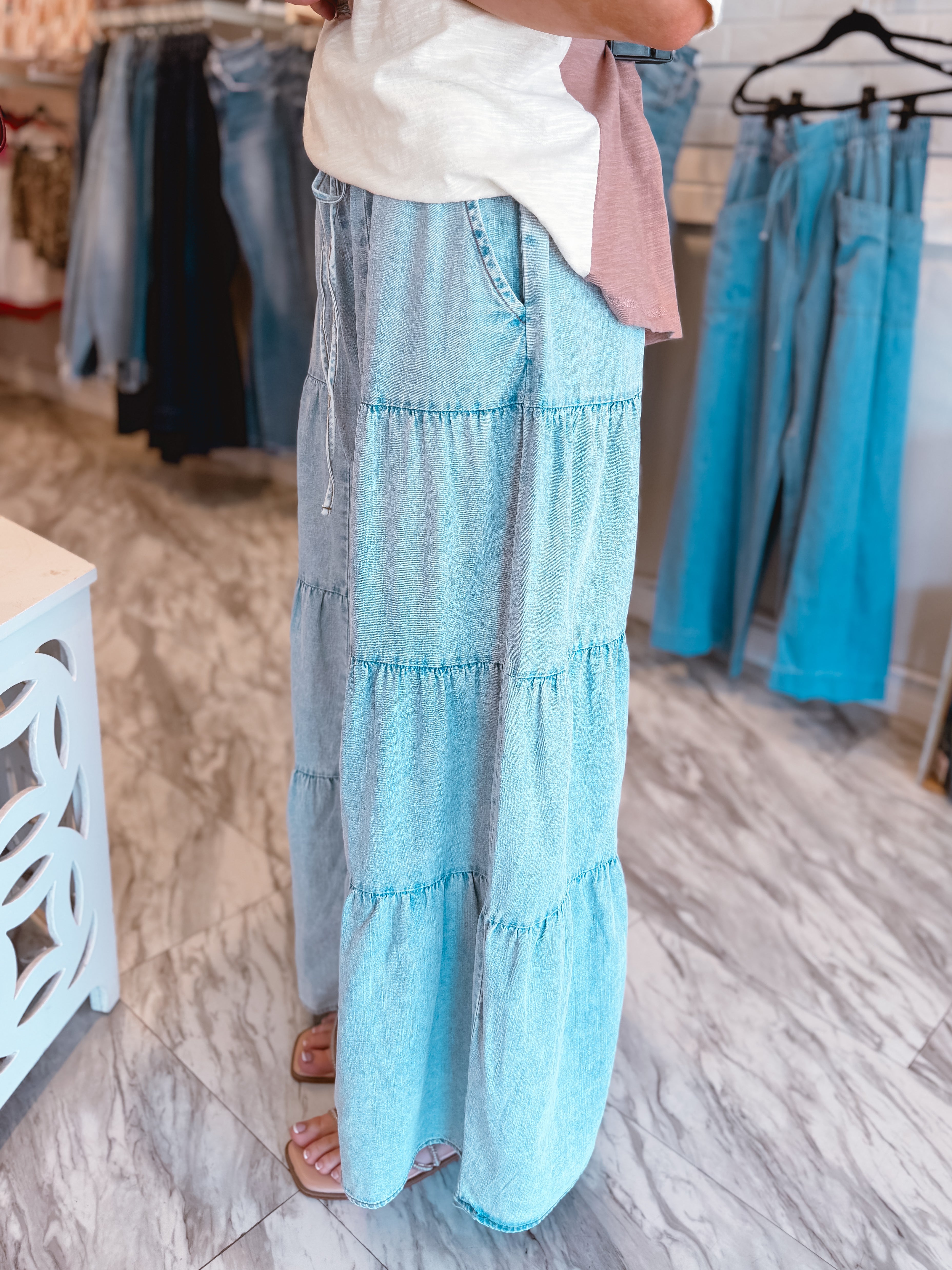 Wild Side Tiered Light Washed Chambray Denim Pants – Daisy Village