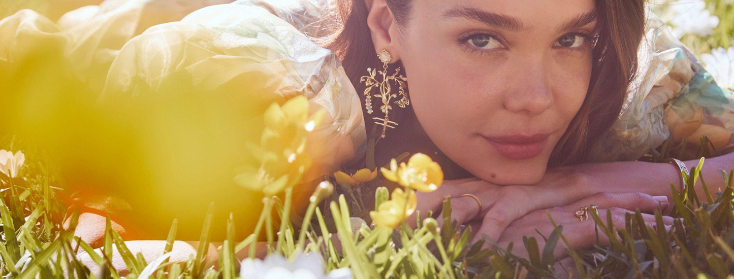 KENDRA SCOTT SPRING 2023 Daisy Village