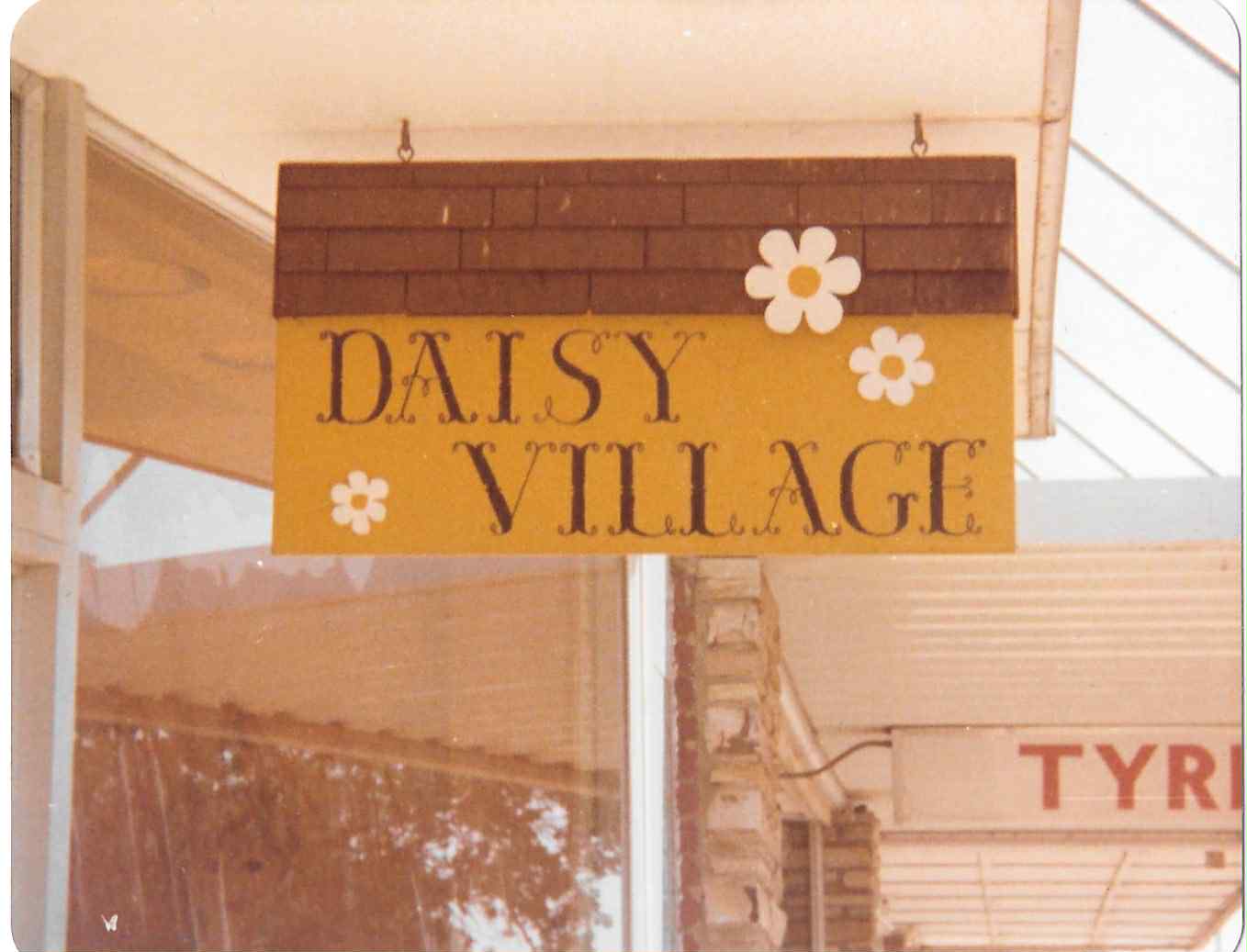 THE DAISY VILLAGE | EST. 1970 – Daisy Village
