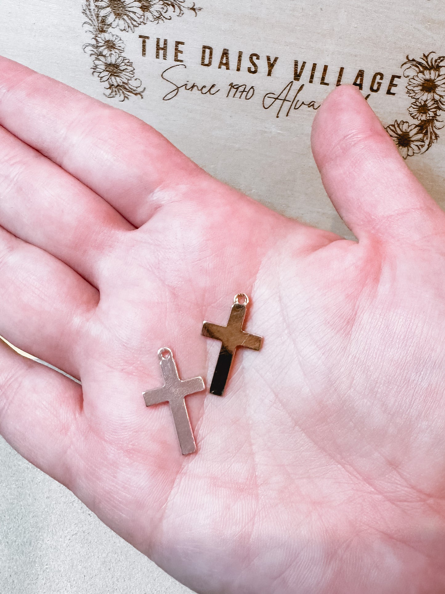 MEDIUM CROSS DROP CHARM