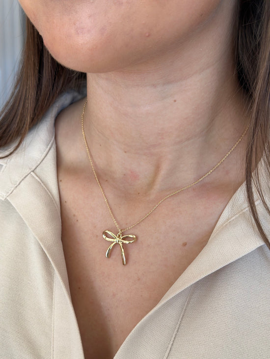Simplicity Bow Gold Necklace